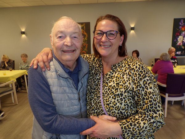 Betreuungskraft mit Senior