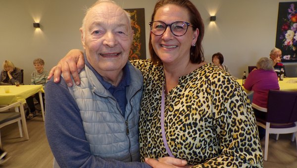 Betreuungskraft mit Senior