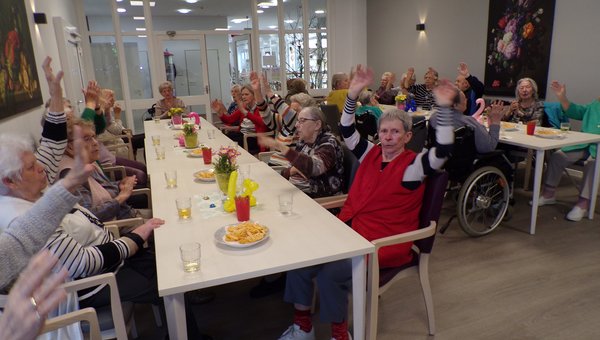 Menschen bei einer Feier